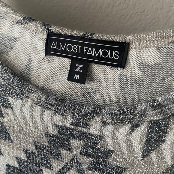 NWOT - long sleeve causal top - Picture 2 of 3